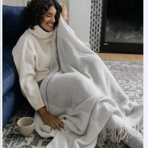 🎉HP🎉 Mark & Grahm Colorblock Throw in Gray/Ivory